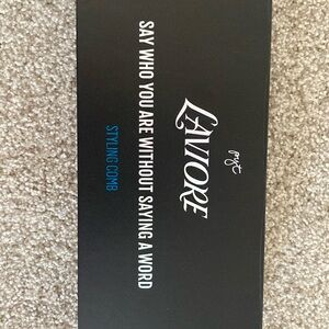 PYT Laviore Styling Comb
Brand new. Never used, Heats up to 450F, Ionic tech